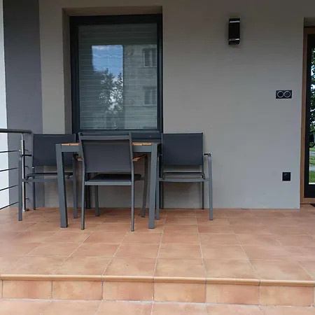 Goscinne W Gospodarstwie Rybackim W Starzawie Guest house Naklo